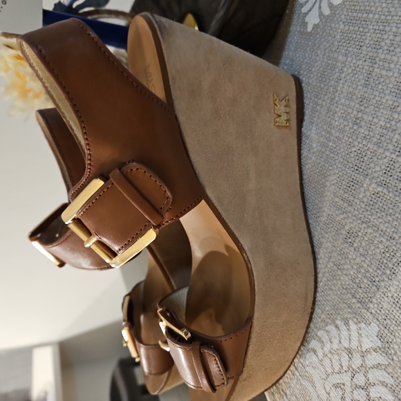 Michael Kors Shoes - Picture 2 of 6